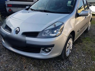 Gebraucht Renault Clio II 75 PS (55 kW) 2009 Kombi