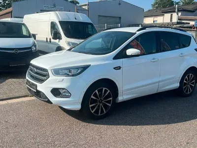 Gebraucht Ford Kuga ST-Line 150 PS (110 kW) 2017 Weiß SUV