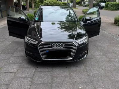 Gebraucht Audi e-tron Sport 204 PS (150 kW) 2020 Schwarz SUV