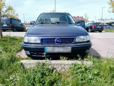 Brugt Opel Astra Sport 101 HK (74 kW) 1997 Blå Stationcar