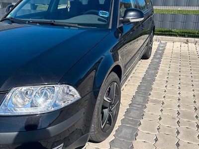 Gebraucht VW Passat 131 PS (96 kW) 2004 Schwarz Kombi