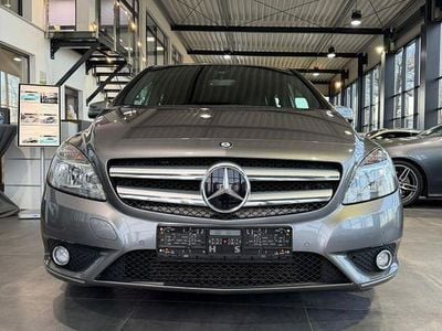 Gebraucht Mercedes B180 109 PS (80 kW) 2014 Grau Van / Kleinbus