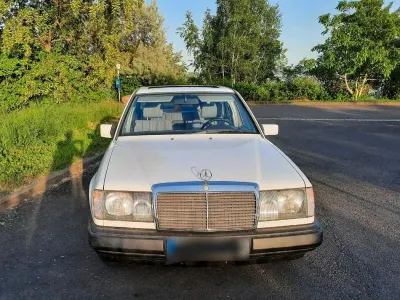 Gebraucht Mercedes 200 105 PS (77 kW) 1988 Weiß Limousine
