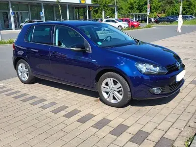 Gebraucht VW Golf VII Match 105 PS (77 kW) 2012 Blau Limousine