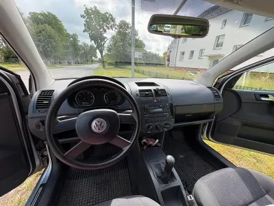 Gebraucht VW Polo 64 PS (47 kW) 2004 Silber Kleinwagen