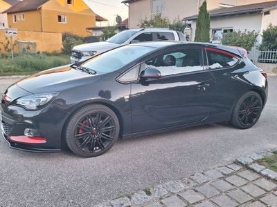 gebraucht Opel Astra GTC Astra J1.6 Turbo / 200PS OPC Line