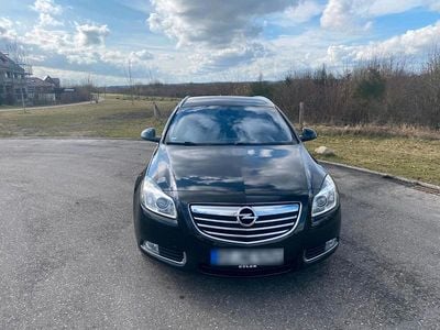 Usado Opel Insignia 160 HP (117 kW) 2013 Preto Carrinha