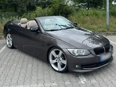 Gebraucht BMW 325 Cabriolet 218 PS (160 kW) 2011 Braun Cabrio