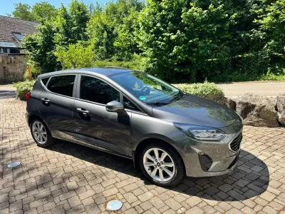 Gebraucht Ford Fiesta Cool & Connect 101 PS (74 kW) 2022 Grau Kleinwagen