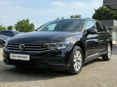 Gebraucht VW Passat 150 PS (110 kW) 2023 Schwarz Kombi