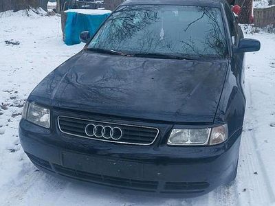 Używany Audi A3 125 KM (91 kW) 1998 Niebieski Hatchback