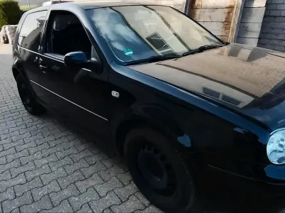 Gebraucht VW Golf IV 110 PS (80 kW) 2002 Kleinwagen
