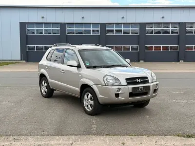 Gebraucht Hyundai Tucson GLS 141 PS (103 kW) 2008 Silber SUV