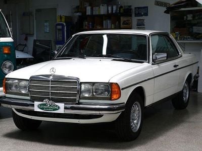 Second-hand Mercedes 230 136 CP (100 kW) 1984 Alb Coupe
