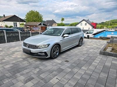 Second-hand VW Passat R-line 150 CP (110 kW) 2020 Argintiu Break