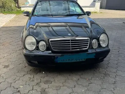 Gebraucht Mercedes CLK320 218 PS (160 kW) 2001 Schwarz Cabrio