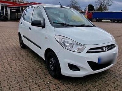 Gebraucht Hyundai i10 69 PS (50 kW) 2013 Weiß Kleinwagen