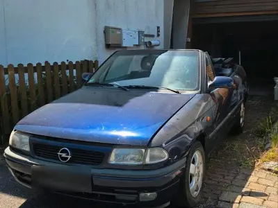 Gebraucht Opel Astra Cabriolet 75 PS (55 kW) 1998 Blau Cabrio