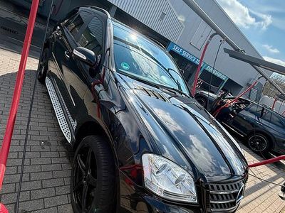 Gebraucht Mercedes ML320 224 PS (164 kW) 2008 Schwarz SUV