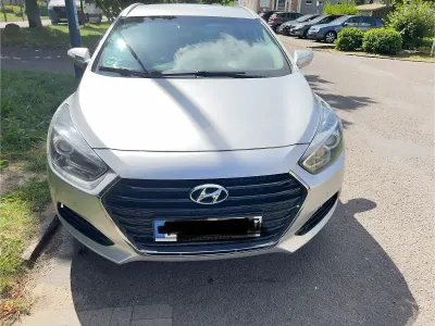 Gebraucht Hyundai i40 Premium 116 PS (85 kW) 2016 Silber Kombi