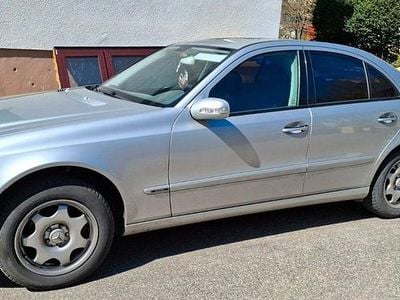 Gebraucht Mercedes E200 Classic 163 PS (119 kW) 2005 Silber Limousine