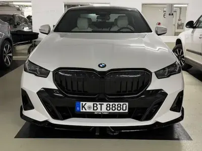 Gebraucht BMW 520 M Sport 197 PS (144 kW) 2024 Weiß Limousine