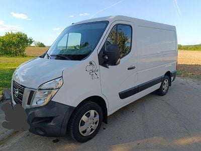 Nissan NV400