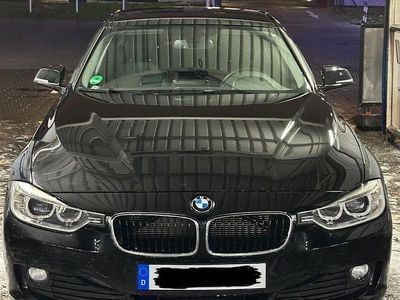 Schwarz Gebraucht 2013 BMW 318 Limousine | 10.800 € (Fairer Preis)