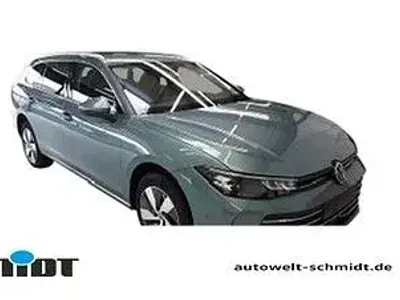 Gebraucht VW Passat Business 150 PS (110 kW) 2025 Maripositgrün metallic Kombi