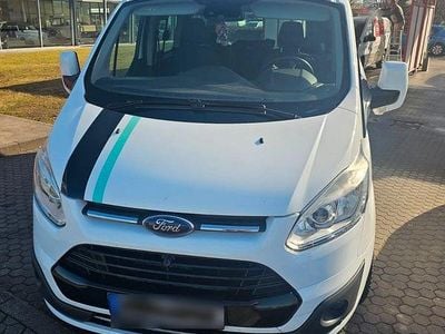 Gebraucht Ford Tourneo Titanium 170 PS (125 kW) 2016 Weiß Van / Kleinbus