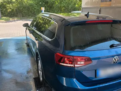 Gebraucht VW Passat 150 PS (110 kW) 2021 Blau Kombi