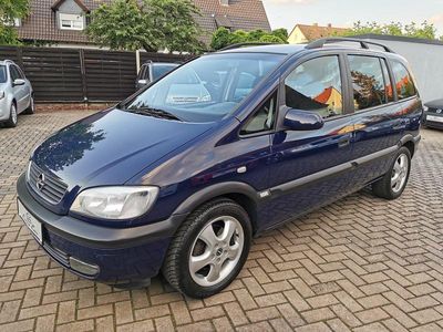 Blau Gebraucht 2000 Opel Zafira Elegance Van / Kleinbus | 3.300 € (Teuer)