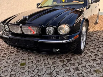 Käytetty Jaguar XJ Executive 207 HP (152 kW) 2006 Musta Sedan