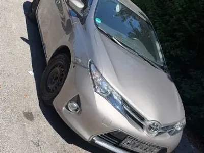 Gebraucht Toyota Auris Comfort 136 PS (100 kW) 2014 Grau Limousine