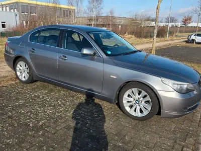 Gebraucht BMW 525 218 PS (160 kW) 2007 Grau Limousine