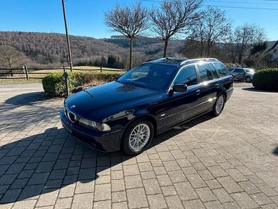 Gebraucht BMW 525 192 PS (141 kW) 2001 Blau Kombi
