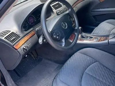 Gebraucht Mercedes E270 Classic 185 PS (136 kW) 2003 Schwarz Kombi