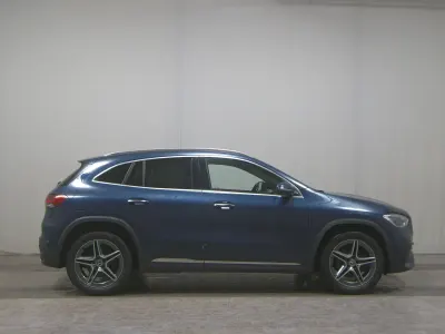 Second-hand Mercedes GLA250 AMG line 218 CP (160 kW) 2021 Albastru SUV