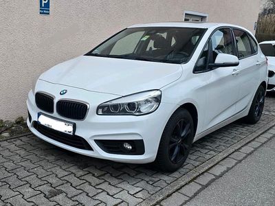 Gebraucht BMW 218 Active Tourer 150 PS (110 kW) 2015 Weiß Van / Kleinbus