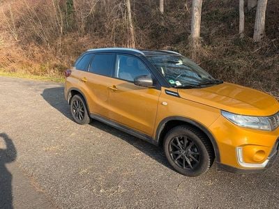 Gelb Gebraucht 2023 Suzuki Vitara SUV | 18.250 €