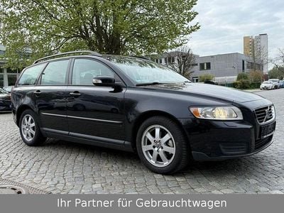 Second-hand Volvo V50 Kinetic 125 CP (91 kW) 2009 Negru Break