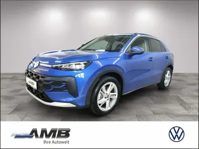 Gebraucht VW T-Roc Life 150 PS (110 kW) 2025 Celestial blue metallic SUV