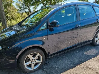 Gebraucht Seat Altea XL Reference 105 PS (77 kW) 2012 Blau Van / Kleinbus