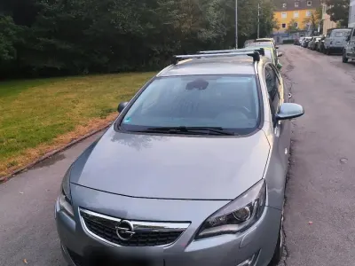Gebraucht Opel Astra 160 PS (117 kW) 2011 Silber Kombi