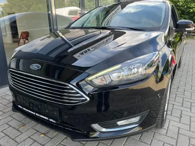 Gebraucht Ford Focus Titanium 150 PS (110 kW) 2016 Schwarz Limousine