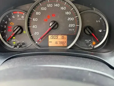 Gebraucht Toyota Yaris 69 PS (50 kW) 2013 Weiß Kleinwagen