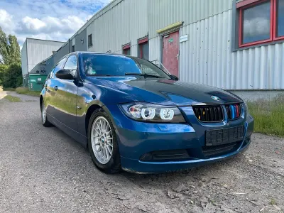 Gebraucht BMW 318 130 PS (95 kW) 2006 Blau Limousine