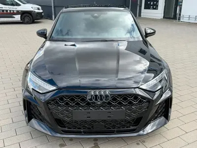 Ny Audi RS3 Sport 400 HK (294 kW) 2026 Sort Sedan