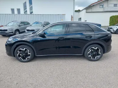 Neu VW T-Roc R-line 150 PS (110 kW) 2026 Grenadillschwarz metallic SUV