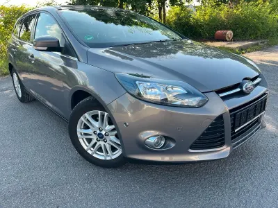Gebraucht Ford Focus Titanium 125 PS (91 kW) 2014 Braun Kombi